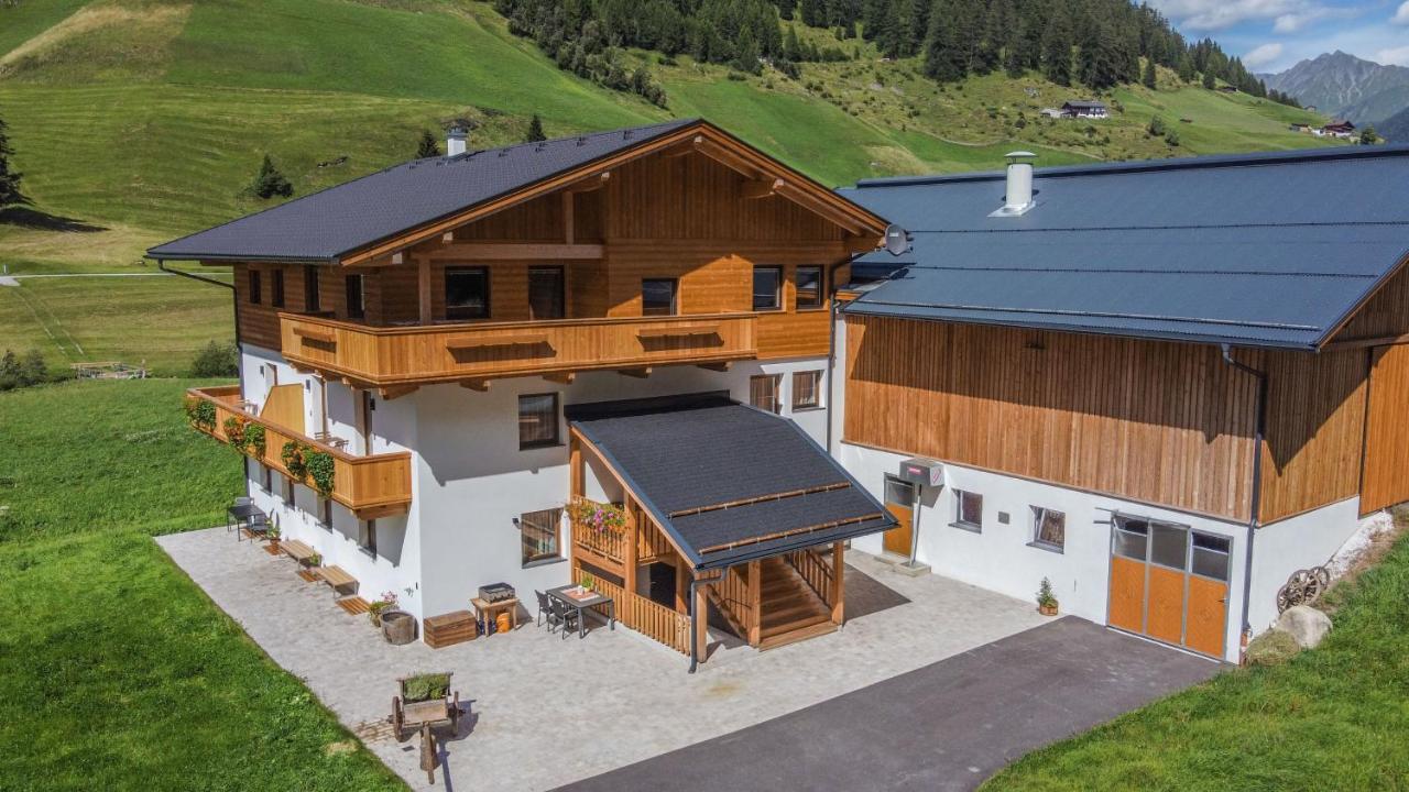 Nedererhof - Zimmer Enzian Mit Gemeinschaftskueche Schmirn Extérieur photo