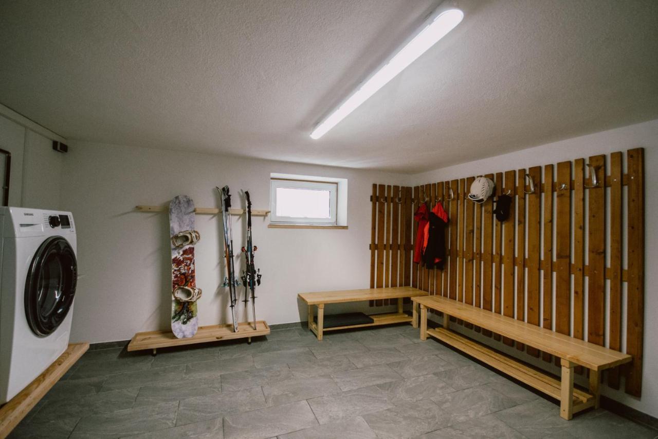 Nedererhof - Zimmer Enzian Mit Gemeinschaftskueche Schmirn Extérieur photo